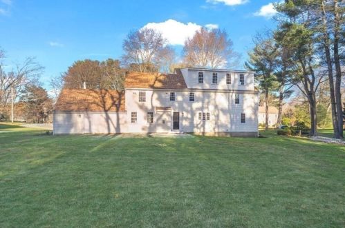 7 Queen Anne Ln, Hingham MA  02043-3904 exterior