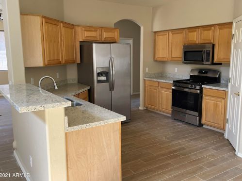 6841 26th Pl, Phoenix, AZ 85042-5945