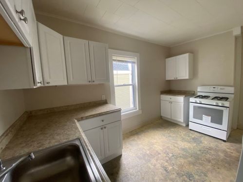 1 Goulding St, Worcester MA 01609-2610 exterior