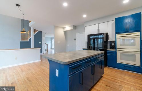 5484 Wooded Way, Columbia MD  21044-5722 exterior