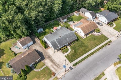 335 May Ave, West Deptford NJ 08096-1166 exterior