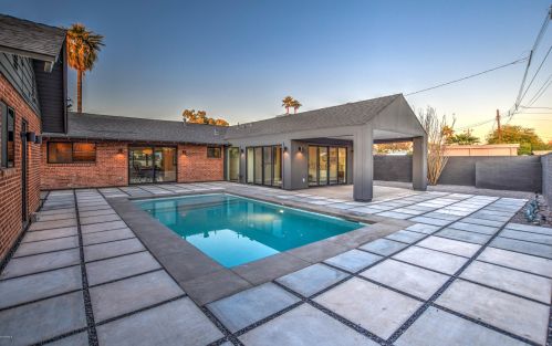 1201 Edgemont Ave, Phoenix AZ 85035-1809 exterior