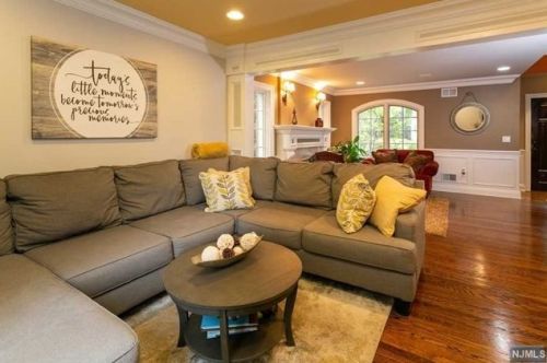 86 Lexington Ave, Cresskill NJ  07626-1216 exterior