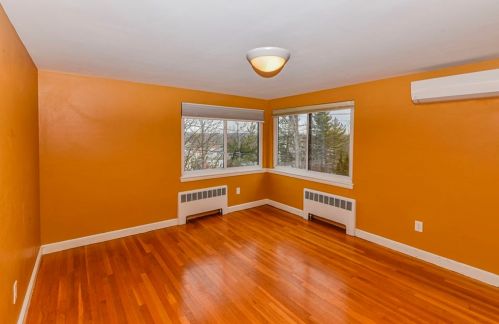 230 Austin St, Newton MA 02465-2501 exterior