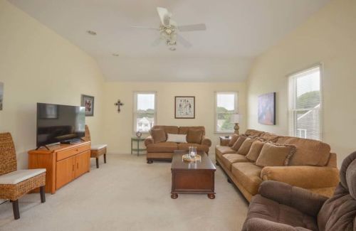 850 Falmouth Hwy, Falmouth MA 02540-2118 exterior