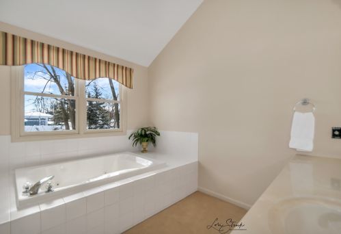 14 Meagan Ln, Lemont IL 60439-4496 exterior