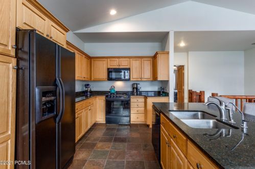 1110 Sta Loop Rd, Park City UT 84098-5425 exterior