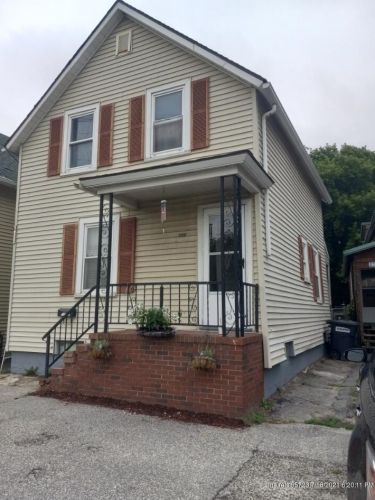 252 Lincoln St, Lewiston, ME 04240-7818