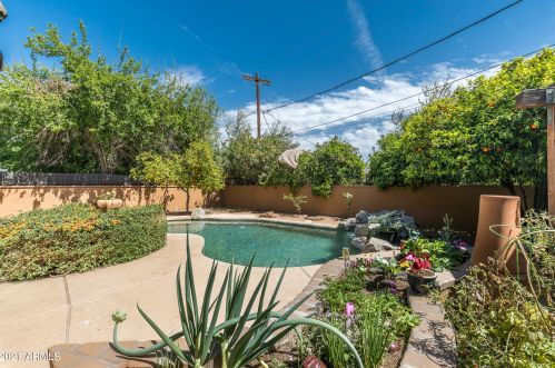 2807 11 Ave, Phoenix AZ 85021-7111 exterior