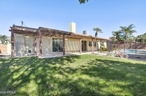 807 Country Gables Dr, Phoenix AZ  85022-3711 exterior