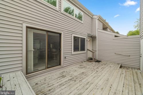 11102 Willow Bottom Dr, Columbia MD 21044-1069 exterior