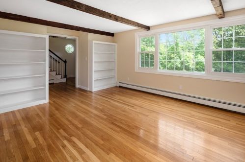 106 Weir St, Hingham MA  02043-1451 exterior