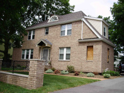 547 California St, Newton, MA 02460-1245