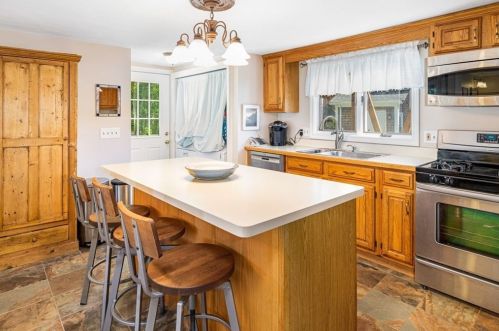 75 Cherry St, Plymouth MA 02360-4467 exterior