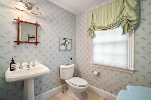 61 Village Ave, Dedham MA 02026-4209 exterior