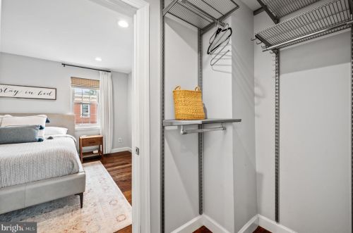 864 20th St, Philadelphia PA  19130-2025 exterior