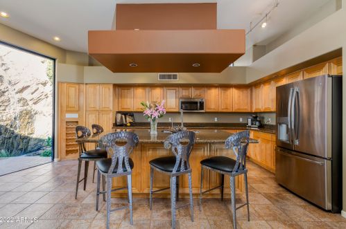 30 Beryl Ave, Phoenix AZ 85020-1536 exterior