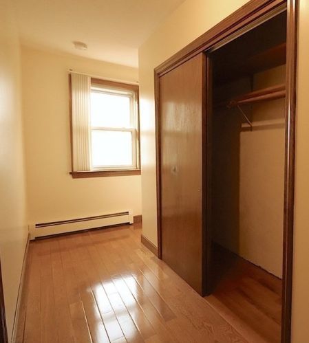 218 Norfolk St, Worcester MA 01604-2910 exterior