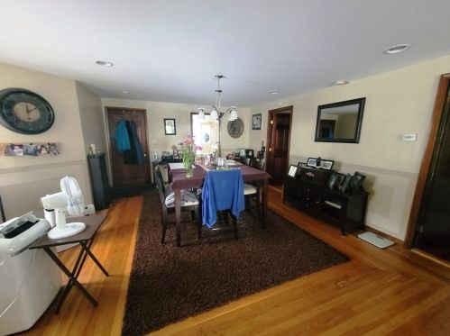 580 Weetamoe St, Fall River MA 02720-5643 exterior