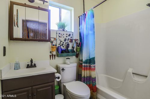 911 Campo Bello Dr, Phoenix AZ 85032-2051 exterior