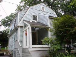 17 Central Close, Newton, MA 02466-2305