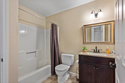 30 Bridle Path, Amherst MA 01002-1632 exterior