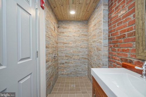 1815 20 St, Philadelphia PA 19145-2048 exterior