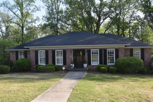 2136 Viking Cir, Birmingham, AL 35216-3325