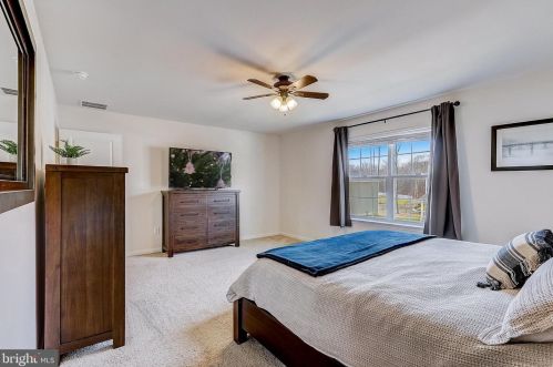 618 Schaeffer Ave, West Deptford NJ 08096-6631 exterior