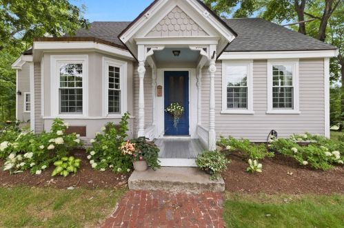 228 Pleasant St, Weymouth, MA 02190-2509