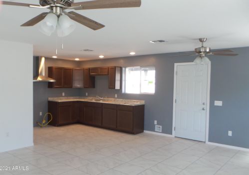 1332 Chambers St, Phoenix AZ 85040-4106 exterior