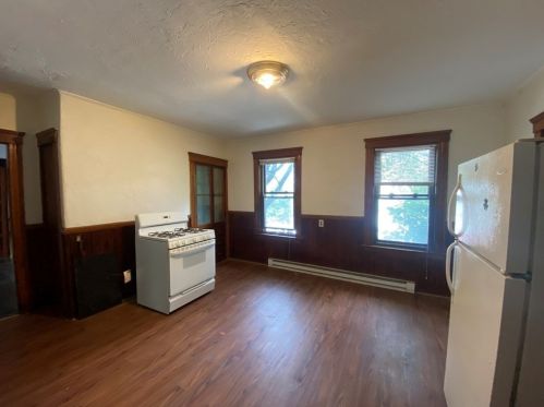 7 Kendall St, Worcester MA 01605-2715 exterior