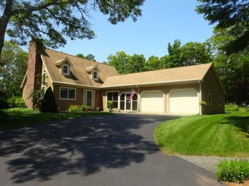 18 Peter Cooper Dr, Wareham, MA 02571-2209