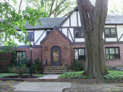 139 Brackett Rd, Newton, MA 02458-2613