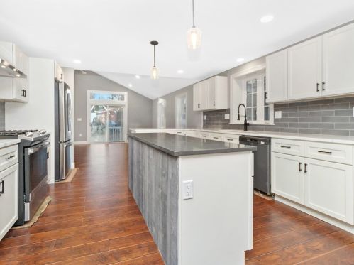 13 Winn Valley Dr, Burlington MA  01803-4726 exterior