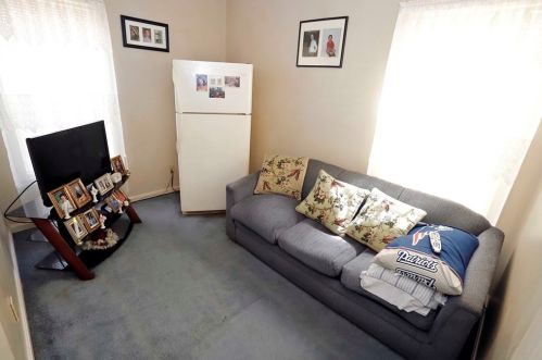 10 Viall St, New Bedford MA 02744-2505 exterior