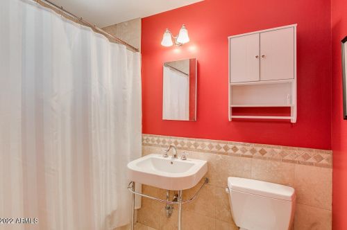 2145 Clarendon Ave, Phoenix AZ 85031-3142 exterior