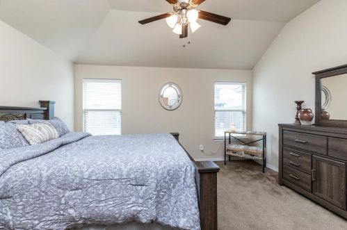 5432 Grenada Dr, Fort Worth TX 76119-8502 exterior