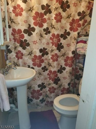 11 Cleveland St, Belleville NJ 07109-2932 exterior