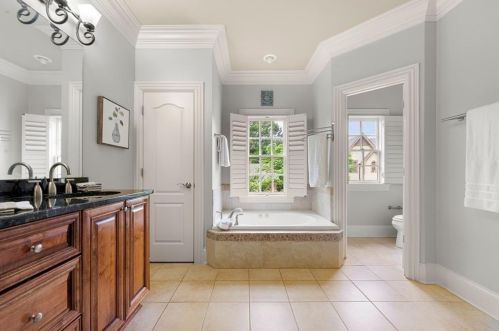 1789 Buckhead Vly Ln, Atlanta GA 30324-2795 exterior