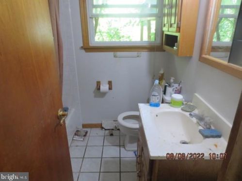 117 Military Dr, West Deptford NJ 08063-1506 exterior