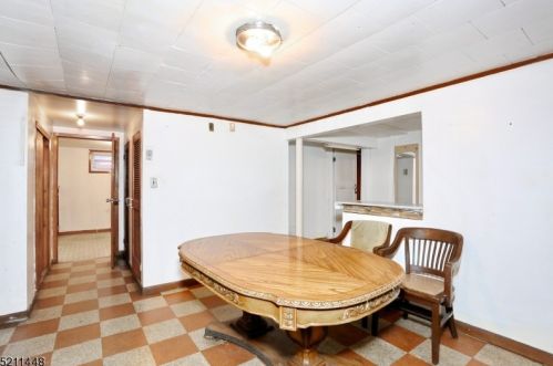 11 Van Rensselear St, Belleville NJ 07109-2911 exterior