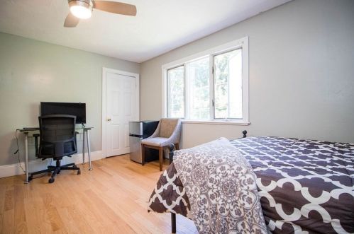 33 St, West Bridgewater MA 02379-1030 exterior