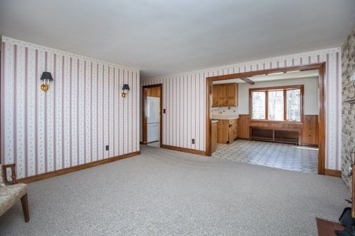 2 Chester Ave, Burlington MA 01803-1312 exterior