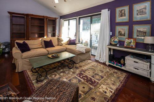 118 Tower Hl Dr, Tinton Falls NJ 07701-2400 exterior