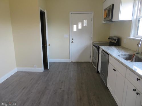 400 Mantua Ave, West Deptford NJ 08066-1278 exterior