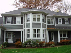 101 Claremont St, Newton, MA 02458-1927