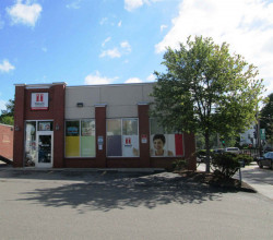 1637 Centre St, Newton, MA 02461-1534