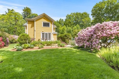 550 Beacon St, Newton MA 02459-2024 exterior