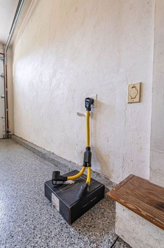 5 Chapel Hill Rd, Beverly MA  01915-1313 exterior